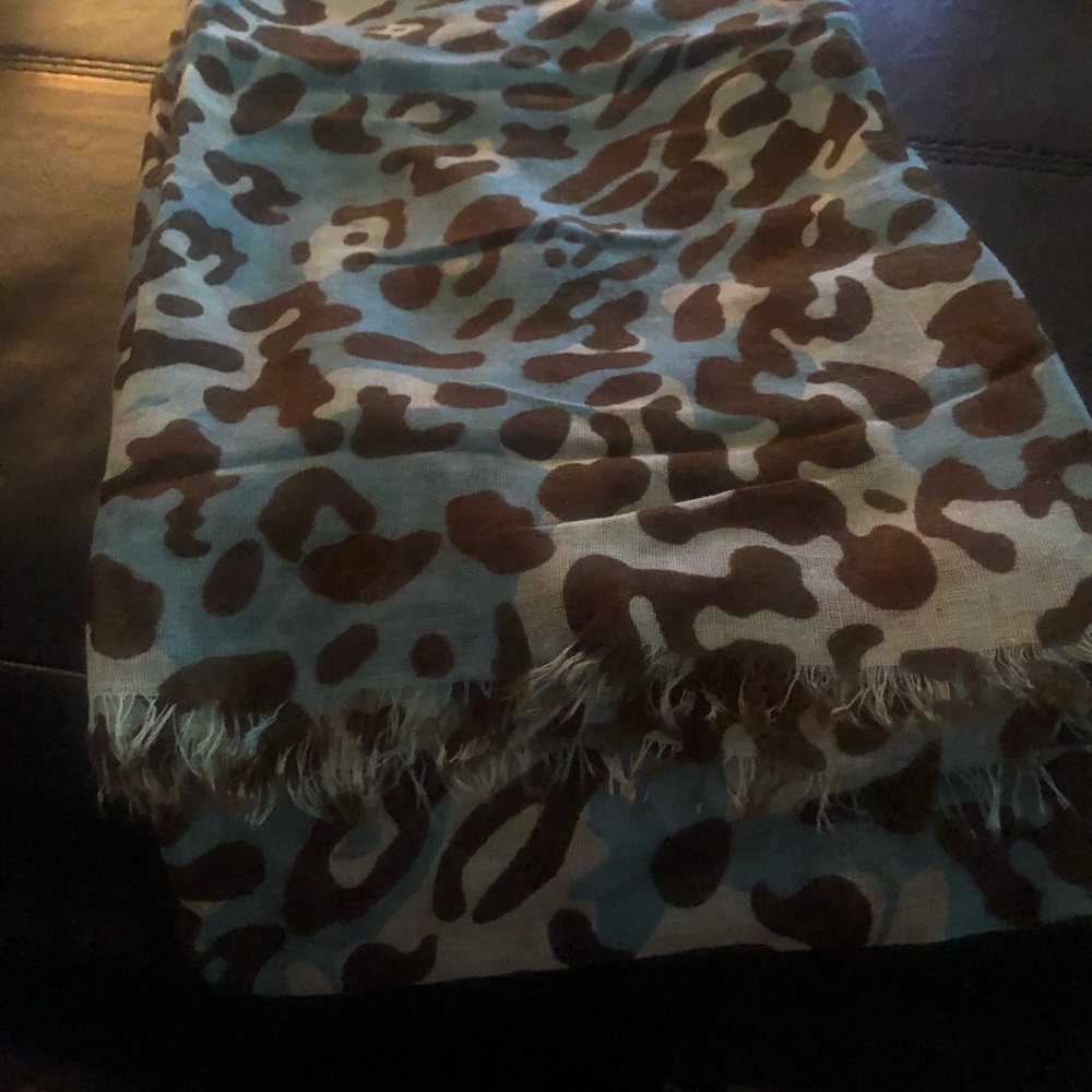 Youmi K scarf
